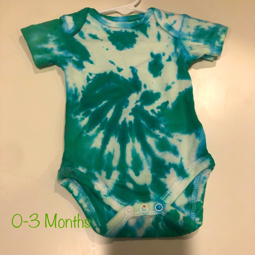 ✌🏽Hand-Made Tie-Dye Onesie for Baby (1 of a kind)